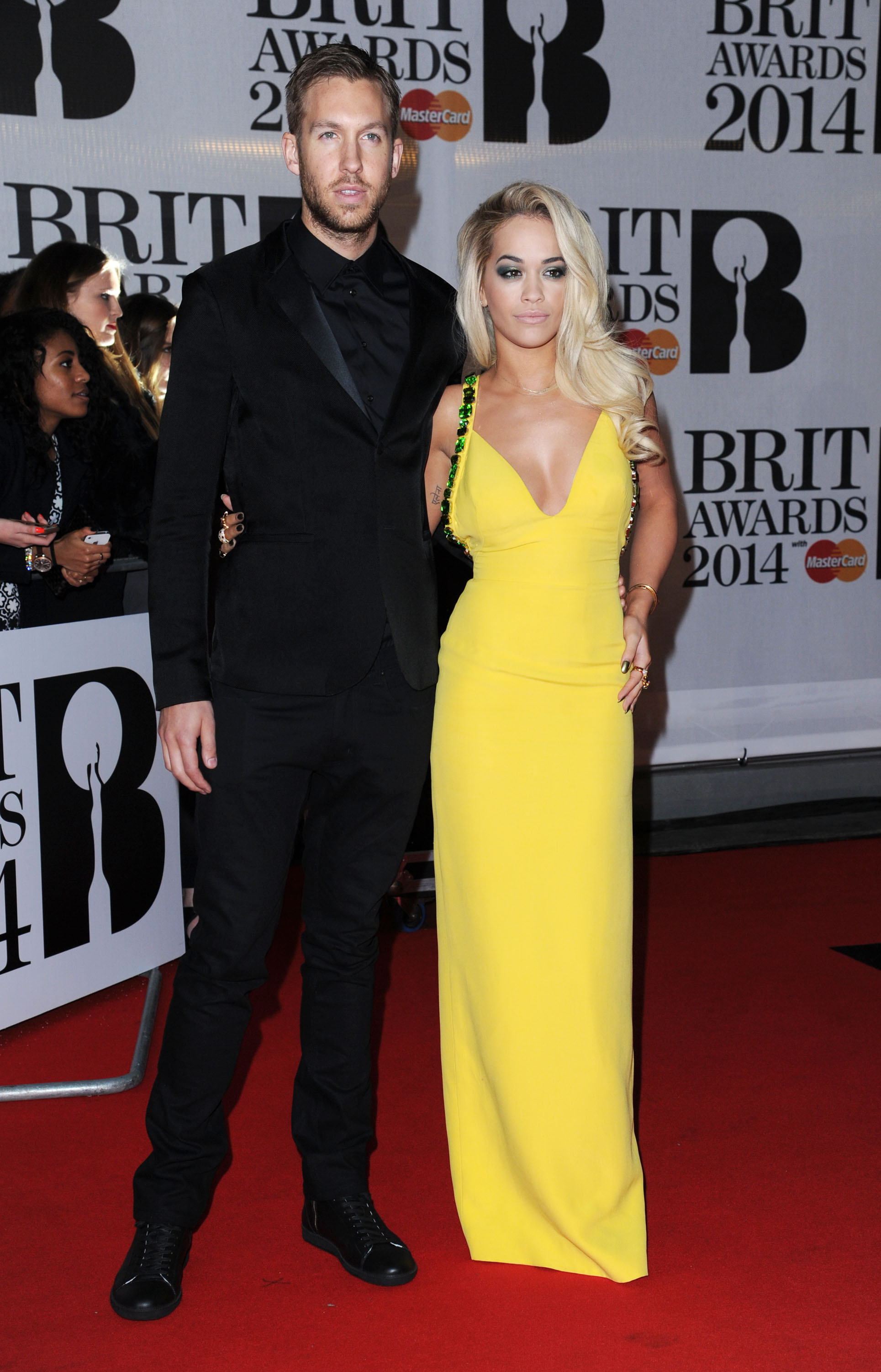Rita med DJ pojkvännen Calvin Harris. Rita med DJ pojkvännen Calvin Harris.
