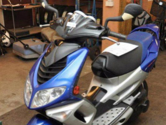 Lisa Holms moped. Lisa Holms moped.