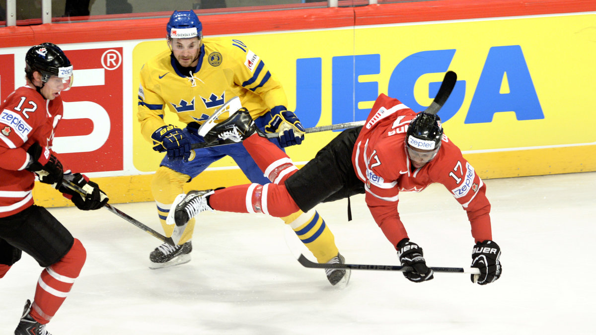 Wayne Simmonds spelade för Kanada när de mötte Sverige i VM 2013.