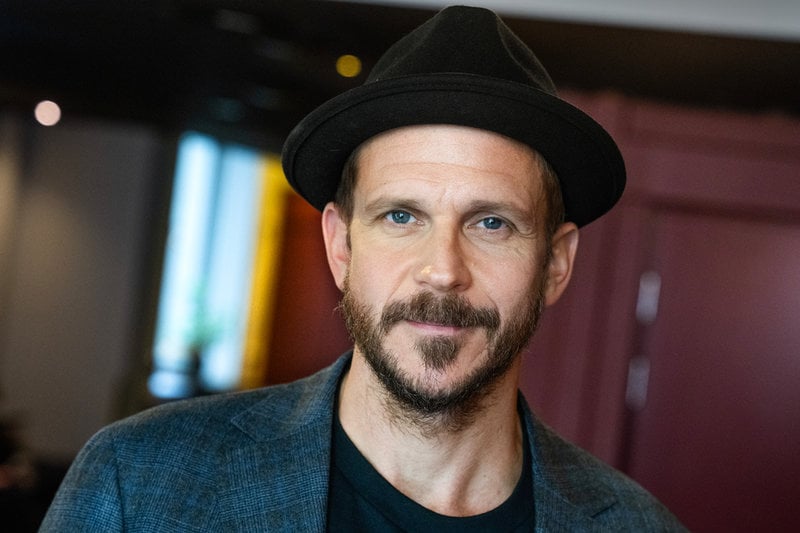 Gustaf Skarsgård gör gärna en fortsättning av "Koka björn".