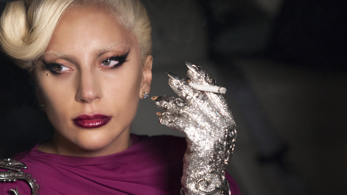 Lady Gaga förväntar sig att hennes assistenter ska vara tillgängliga dygnet runt och vill att de ska göra allt för henne. En gång ringde hon upp sin assistent mitt i natten för att byta DVD i spelaren. Gaga var helt enkelt för lat för att ta några steg i rummet och göra det själv. 