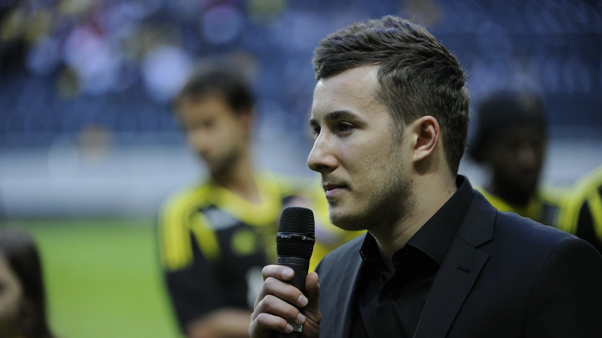 Turinas systerson Manuel Strlek höll tal på Friends arena.