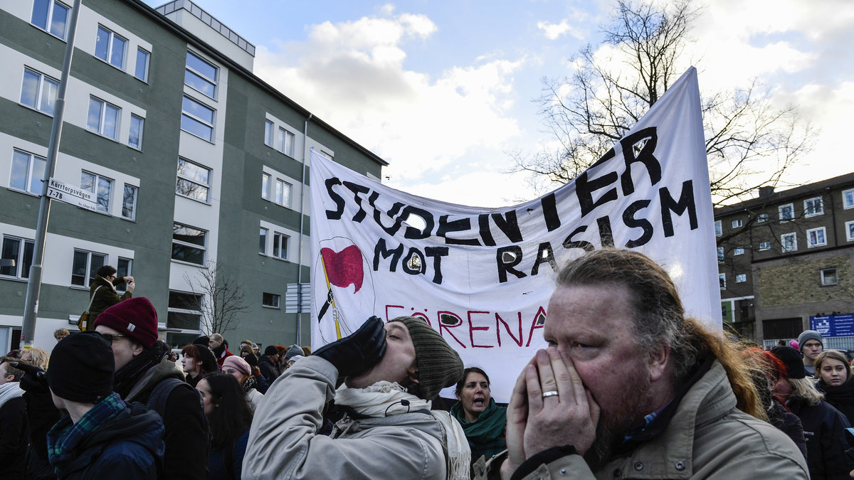 Demonstrationen i Kärrtorp lockade uppemot 16 000 personer. Och budskapet var tydligt. 