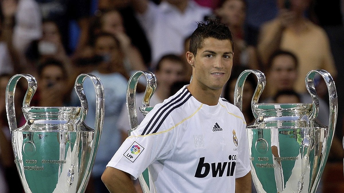 Cristiano Ronaldo lämnade Manchester United för Real Madrid 2009. Priset? 94 miljoner euro. 