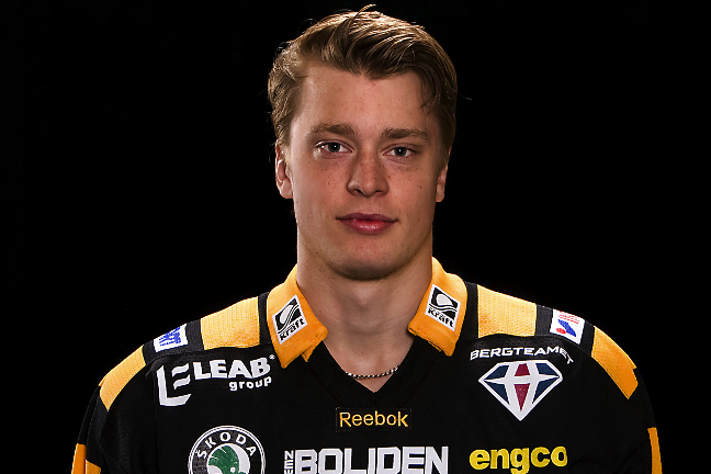 Adam Larsson kan bli förste svensk på 21 år att bli vald först i NHL-draften.