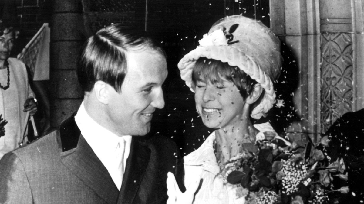 Anita Lindblom och boxaren Bosse Högberg gifte sig i Köpenhamn 1966. Äktenskapet var stormigt och omskrivet.