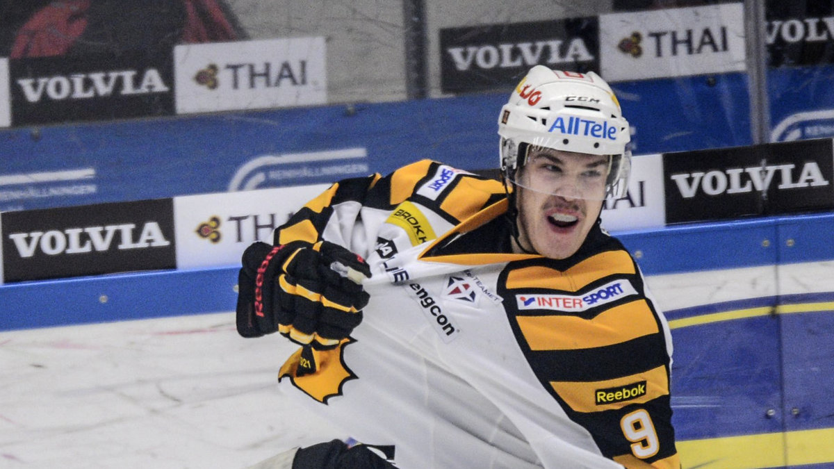 Viktor Arvidsson gör stor succé i årets slutspel, och flera NHL-klubbar håller koll på honom. 