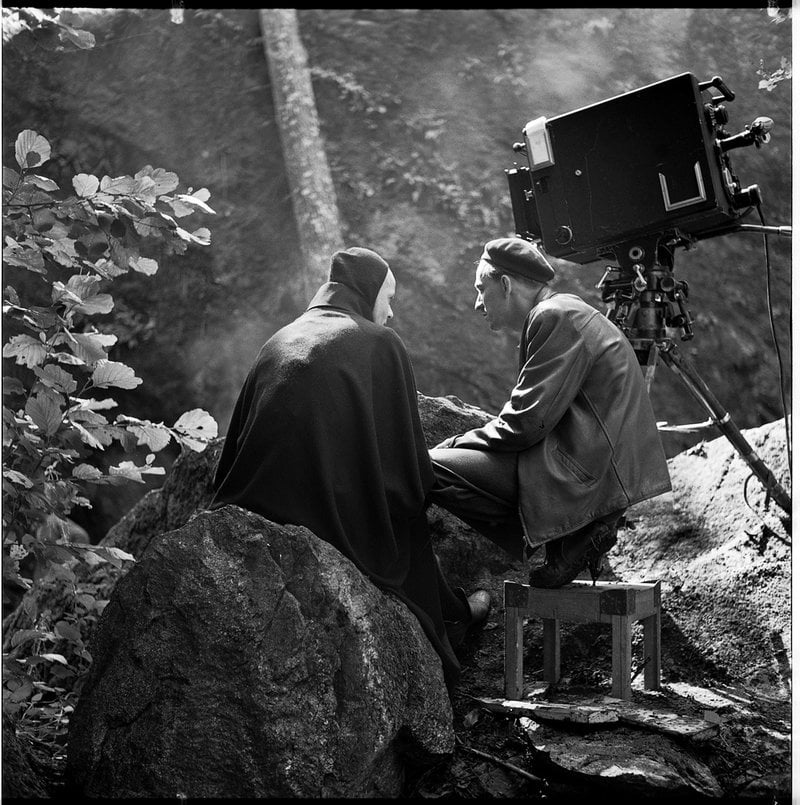 Ingmar Bergman under inspelningen av "Det sjunde inseglet".