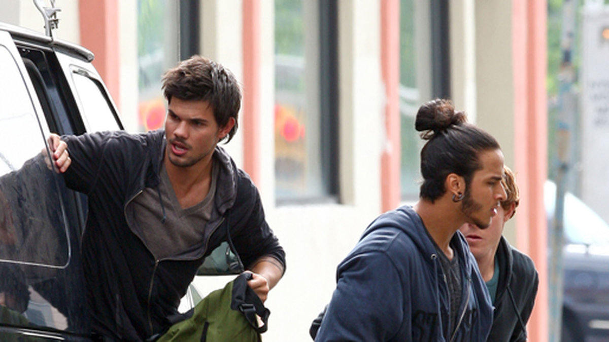 Taylor Lautner spelar in sin kommande film "Tracers" i New York. 