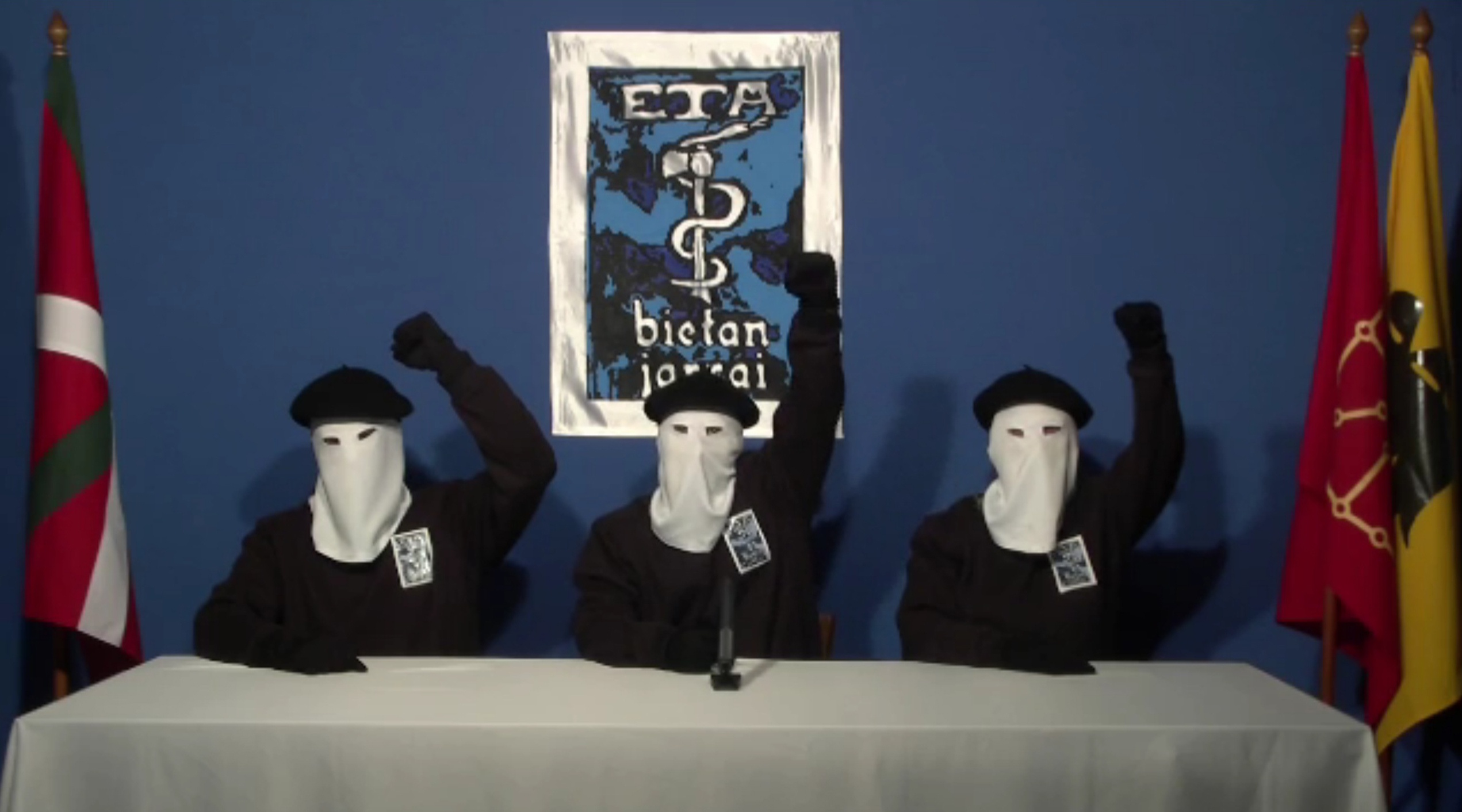 Efter 34 år meddelade den militanta Baskiska separatiströrelsen ETA 20 oktober 2011 att man lägger ned det väpnade motståndet. Efter 34 år meddelade den militanta Baskiska separatiströrelsen ETA 20 oktober 2011 att man lägger ned det väpnade motståndet.