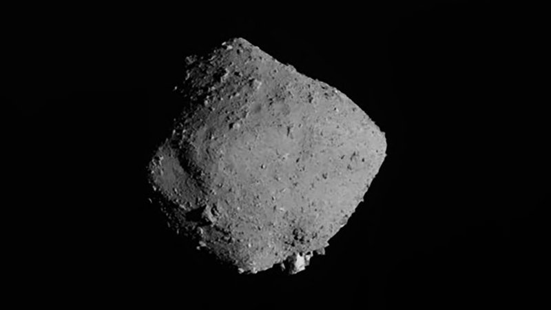 Asteroiden Ryugu, på en bild tagen av sonden Hayabusa-2 i november 2019. Arkivbild.