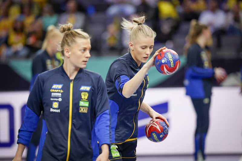 Sveriges Nathalie Hagman och Daniela De Jong är ett par. Foto: Adam Ihse/TT Sveriges Nathalie Hagman och Daniela De Jong är ett par. Foto: Adam Ihse/TT
