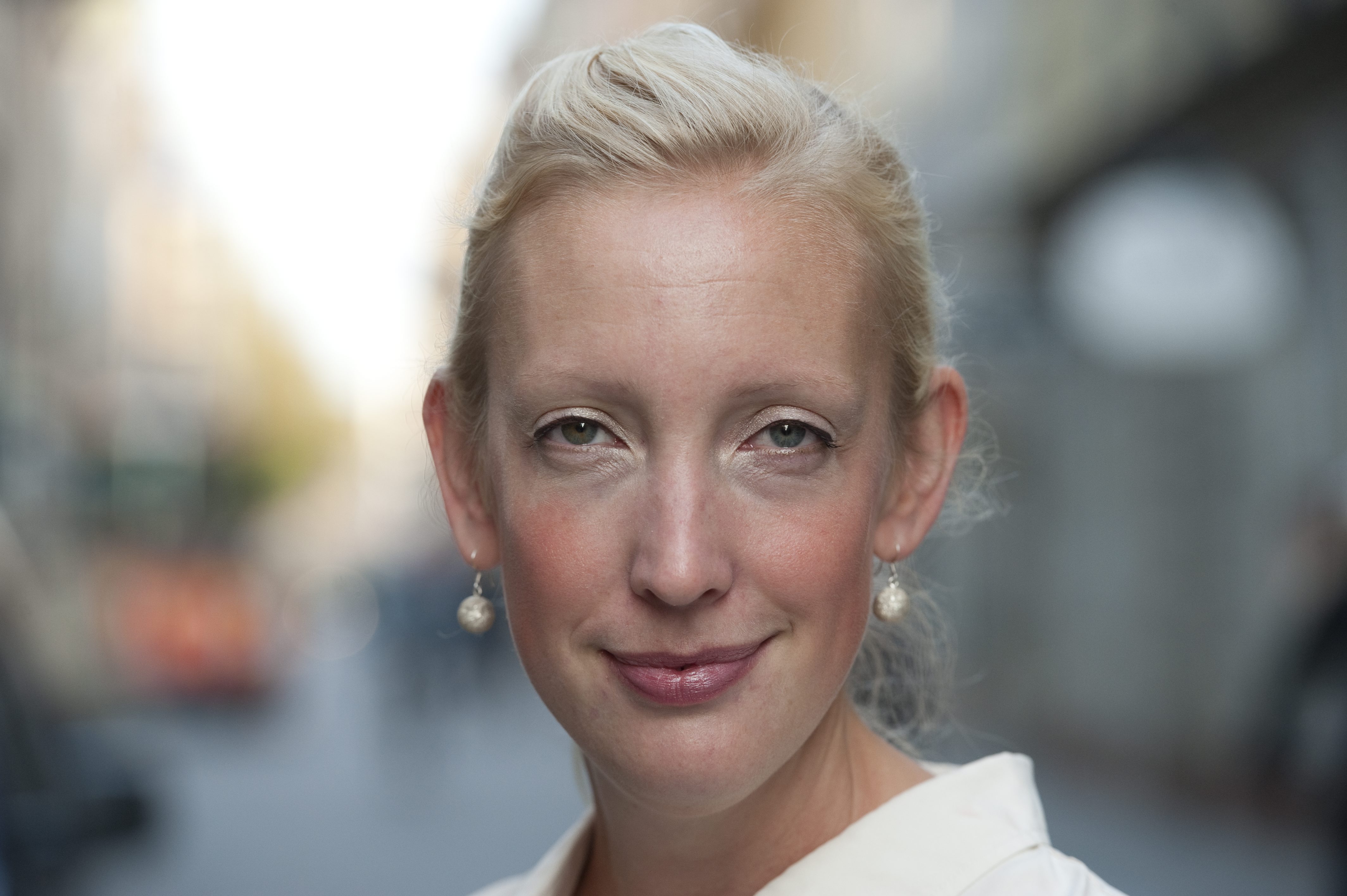 Sofia Arkelsten erkände sitt misstag angående rösträtten efter att hon hävdat att hennes parti varit med och drivit igenom den allmänna rösträtten i Sverige.