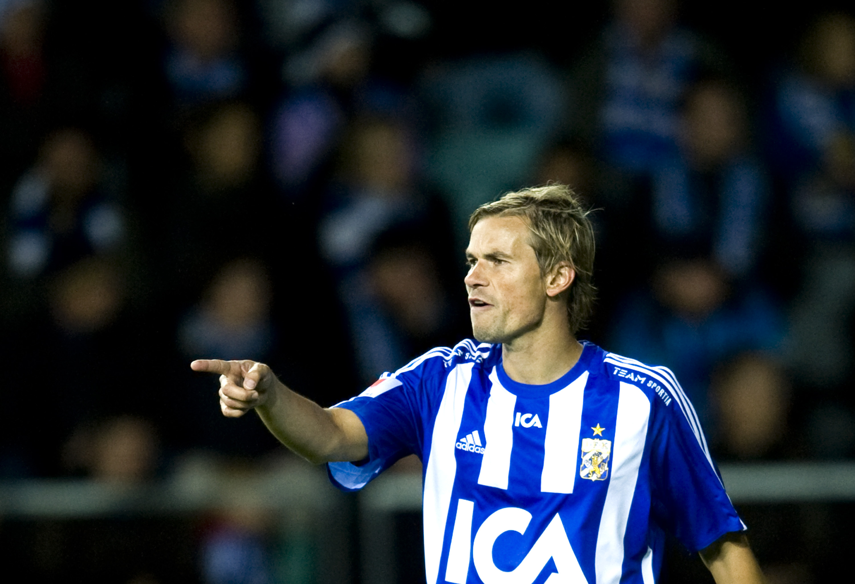 Han har spelat sju hela säsonger i "Blåvitt", plus comeback-matcherna 2009.