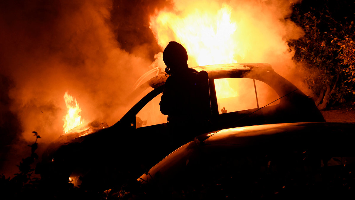 Sedan 1 juni har 90 bilbränder skakat Malmö. 70 av dem har skett sedan 1 juli.
