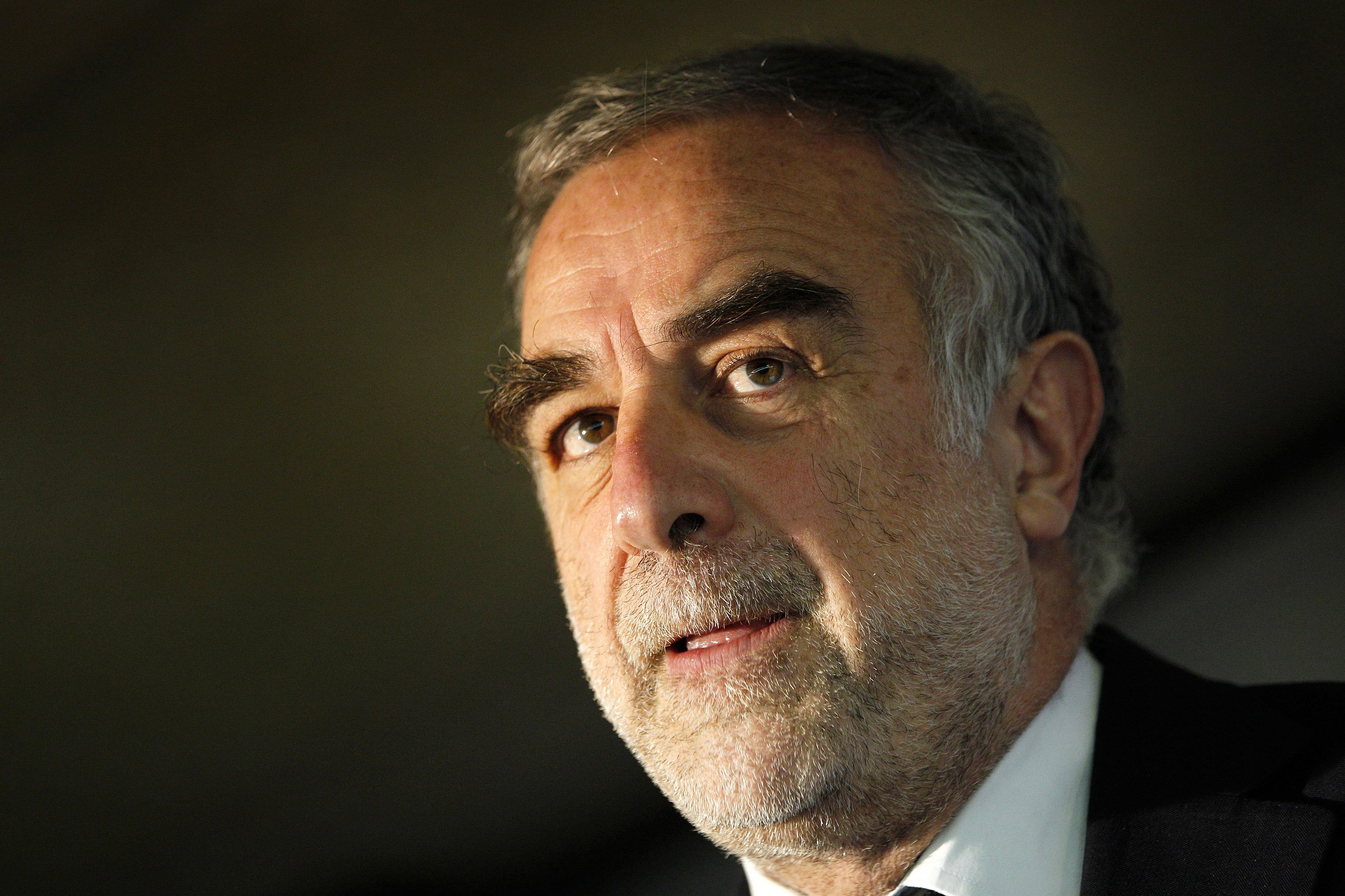 Den internationella brottmålsdomstolens åklagare Luis Moreno-Ocampo meddelade sitt beslut på måndagen.