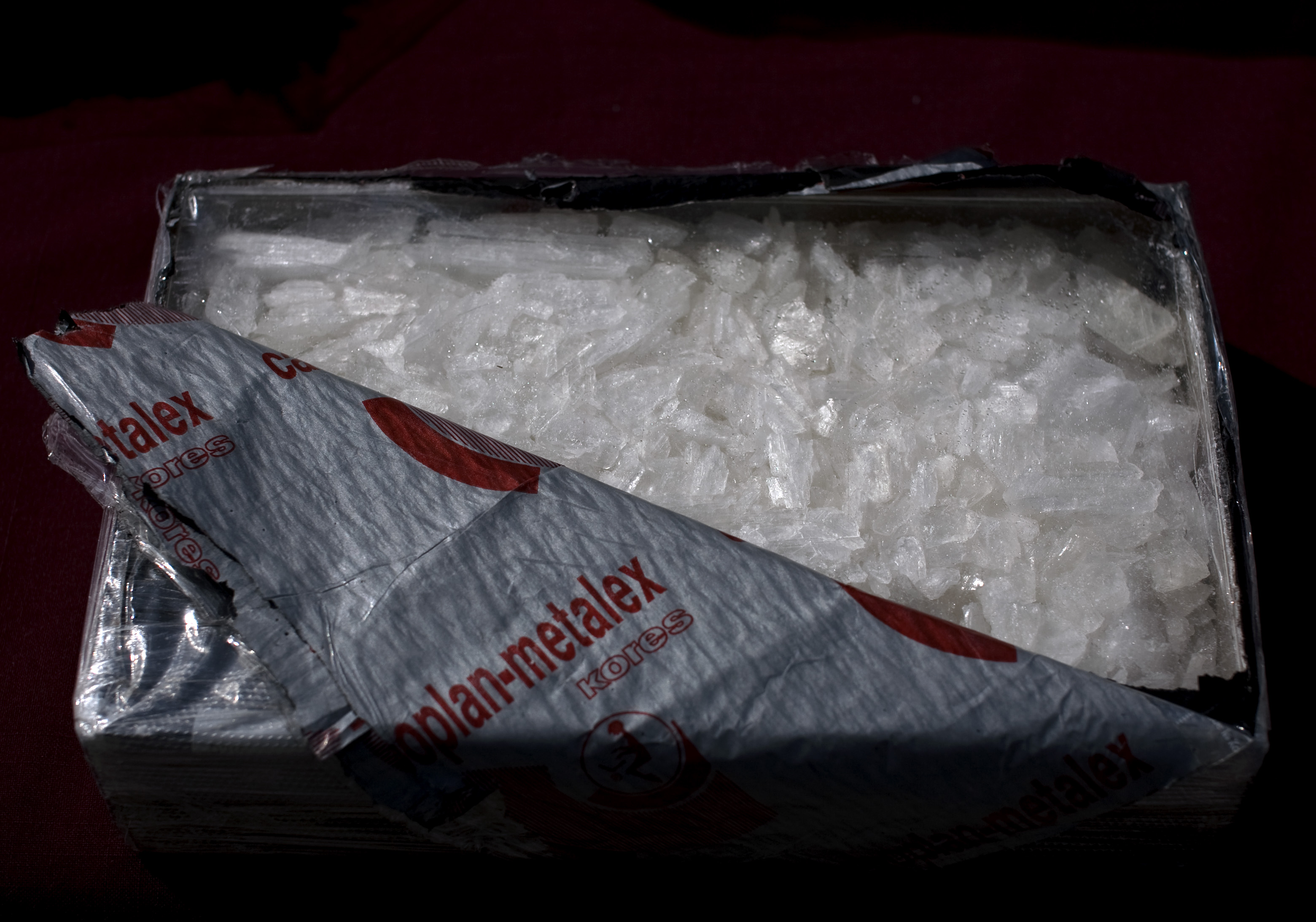 Den 26-årige svensken greps i torsdags med 4,75 gram kristalliserat metamfetamin, som i Thailand går under namnet "ya ice".