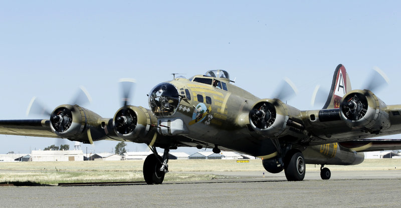 Ett flygplan av typen Boeing B-17 Flygande fästning. Arkivbild.