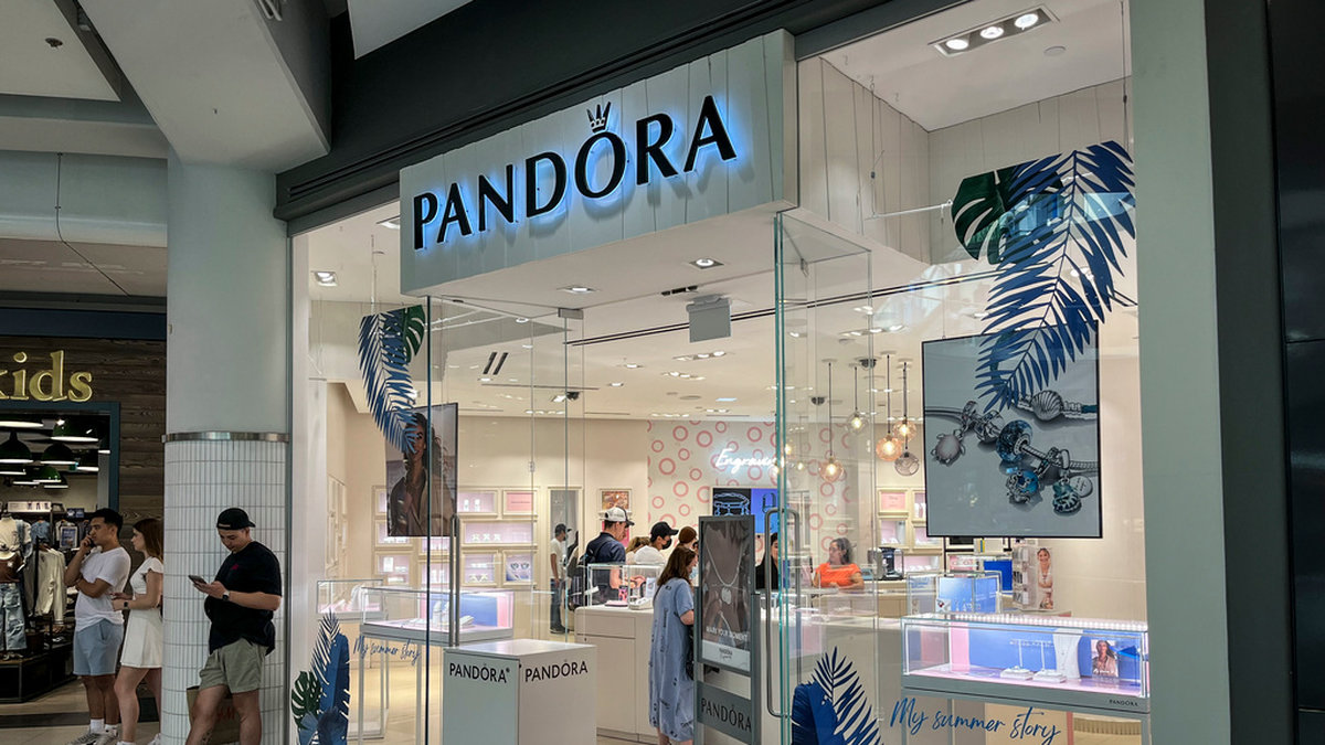 En av smyckesbutikskedjan Pandoras butiker.