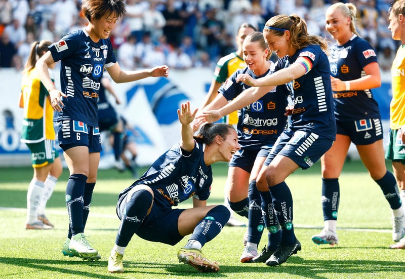 Konstgräsplanen på Bilbörsen Arena i Linköping är en annan plan med samma fyllning. Arkivbild.