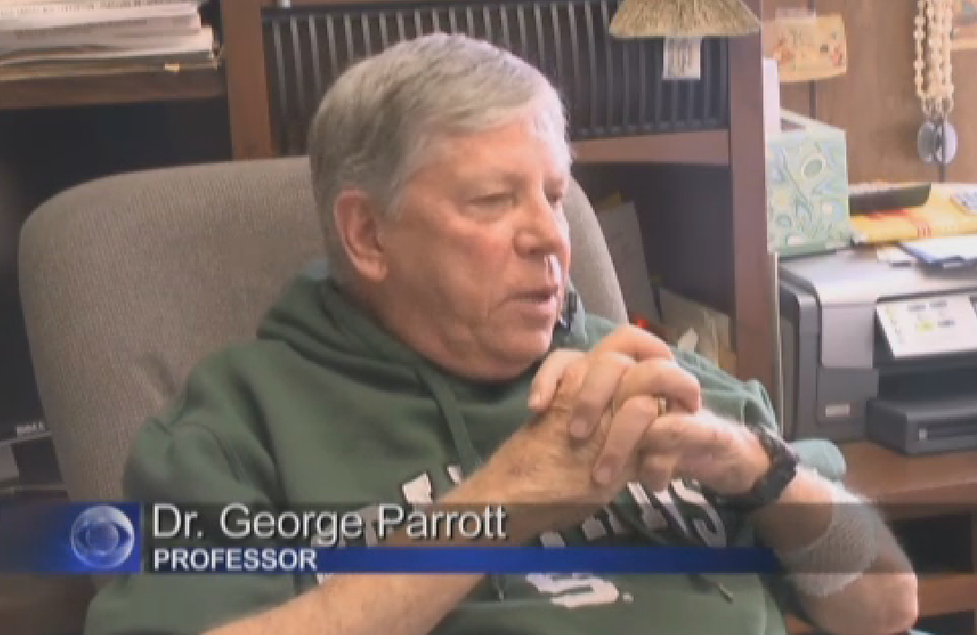 George Parrot försvarar sin snackspolicy med att den för eleverna samman.