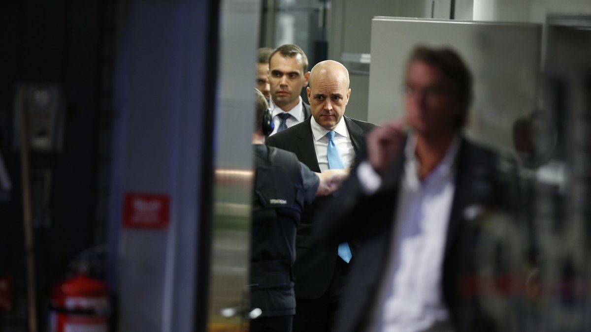Fredrik Reinfeldt avgår.
