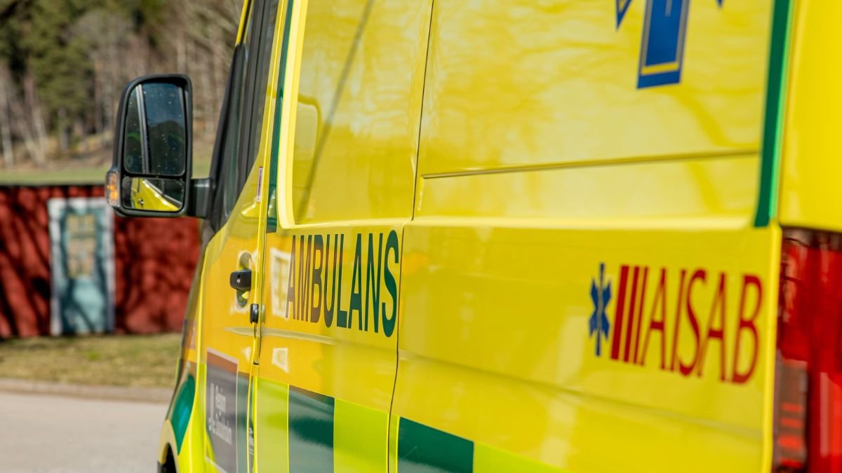 Pojke i 10-årsåldern påkörd av sopbil