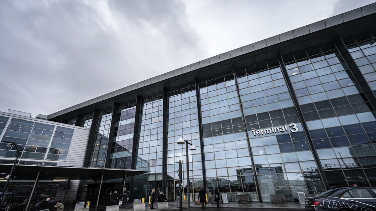 Tågtrafiken till och från Köpenhamns flygplats stoppades tillfälligt under förmiddagen efter ett falskt bomblarm. Arkivbild.