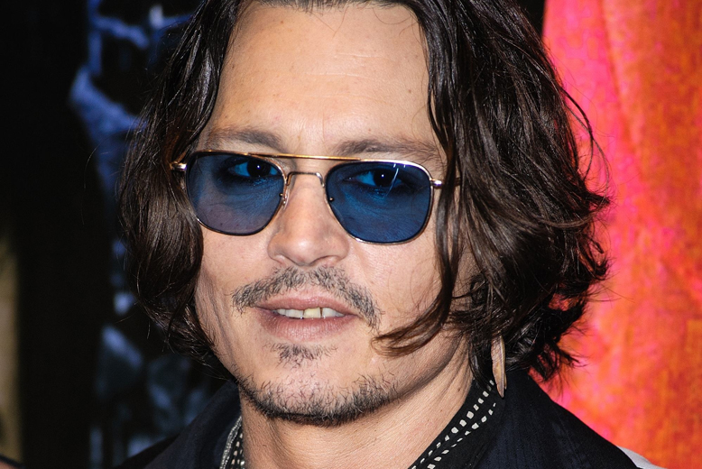 Nyskilda Johnny Depp verkar ju även han spritt språngande galen, lite som Katies ex-man Tom Cruise faktiskt. Paret skulle kunna hänga med Depps bästis Keith Richards, dra rövarhistorier och semestra i Paris.