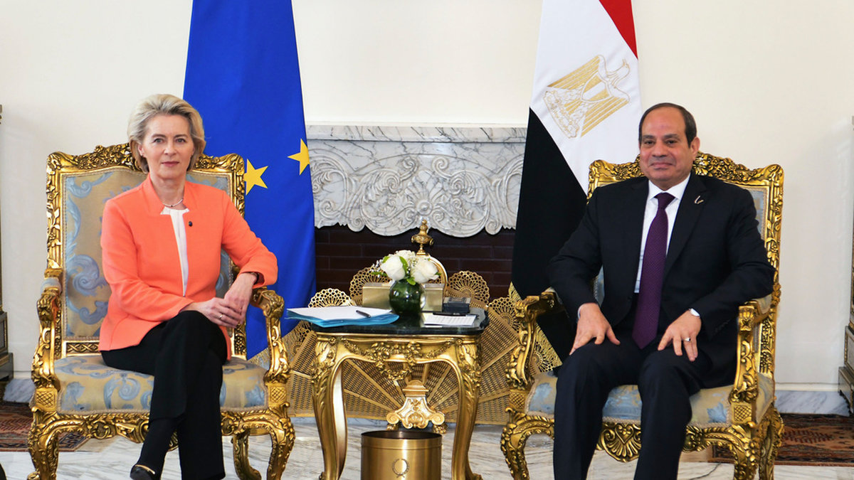 EU-kommissionens ordförande Ursula von der Leyen och Egyptens president Abd al-Fattah al-Sisi i Kairo på söndagen.