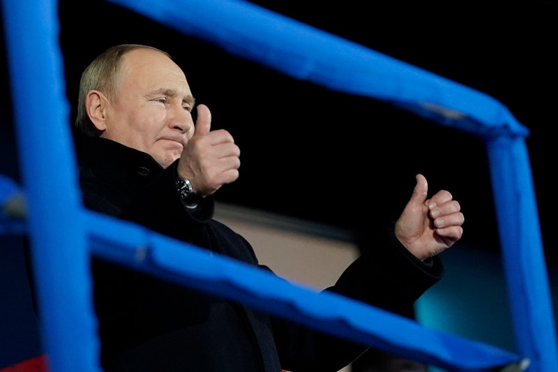 Vladimir Putin på plats på OS-invigningen.