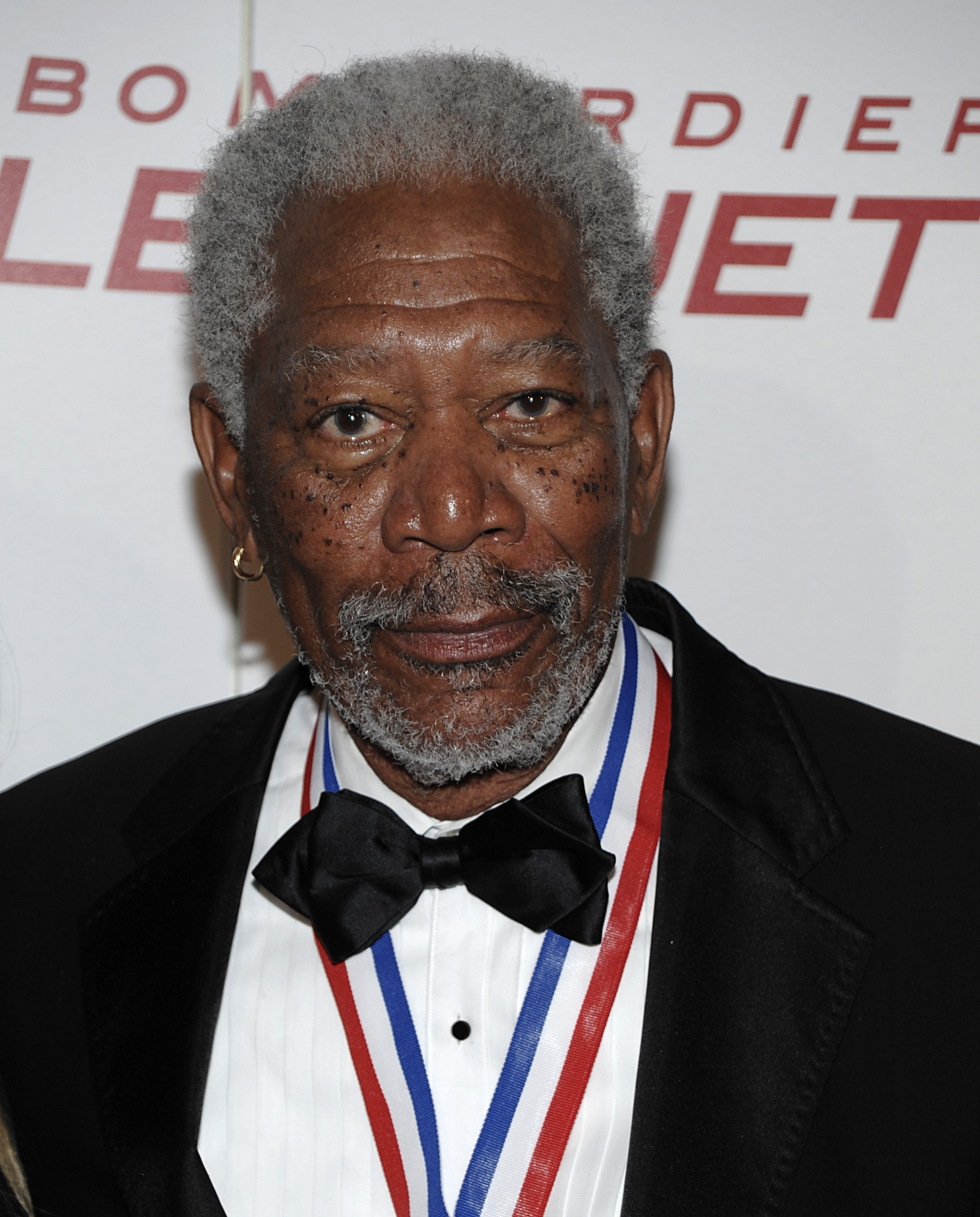 Morgan Freeman trasslade in sig i ett rejält drama 2009 då hans styvbarnbarn menade att hon hade ett förhållande med Freeman, och hade haft det sedan hon var tonåring. Det ska även vara skälet till att Freemans före detta fru ville skiljas efter 24 år. "H