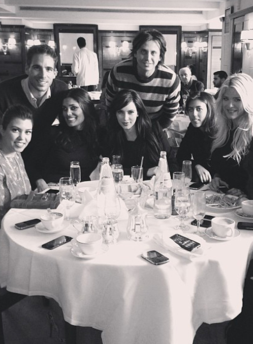 Födelsedagslunch med klanen Kardashian och vår svenska stolthet Victoria Silvstedt. Födelsedagslunch med klanen Kardashian och vår svenska stolthet Victoria Silvstedt.