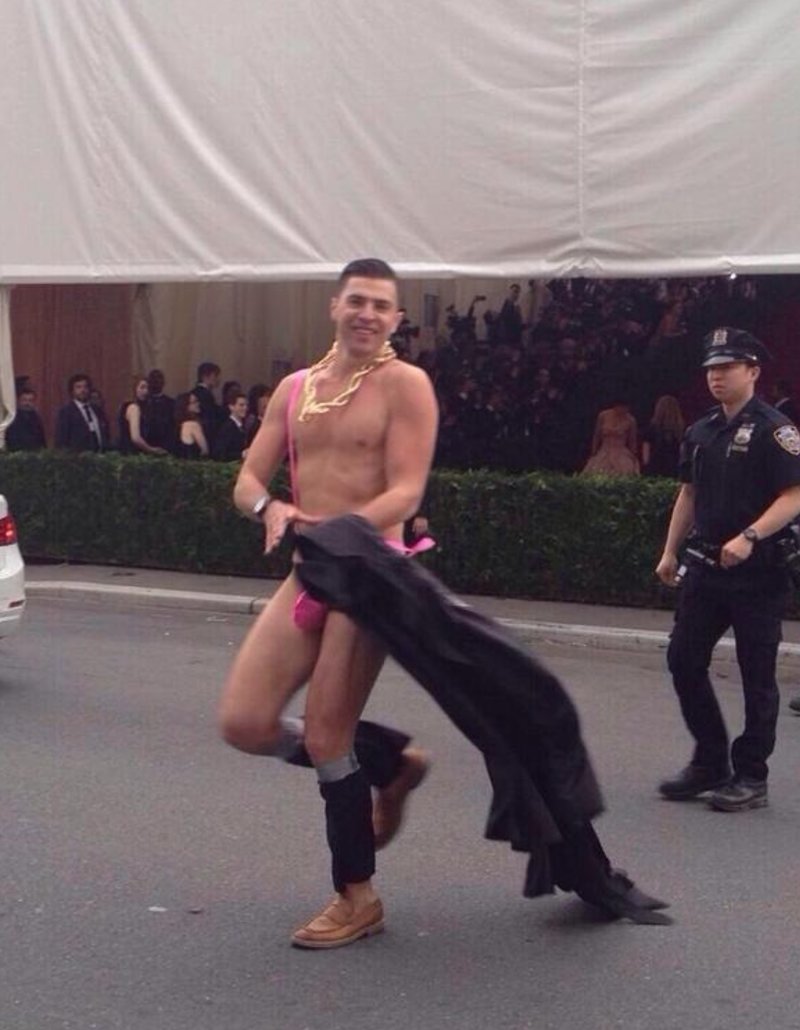 Man i mankini. Man i mankini.
