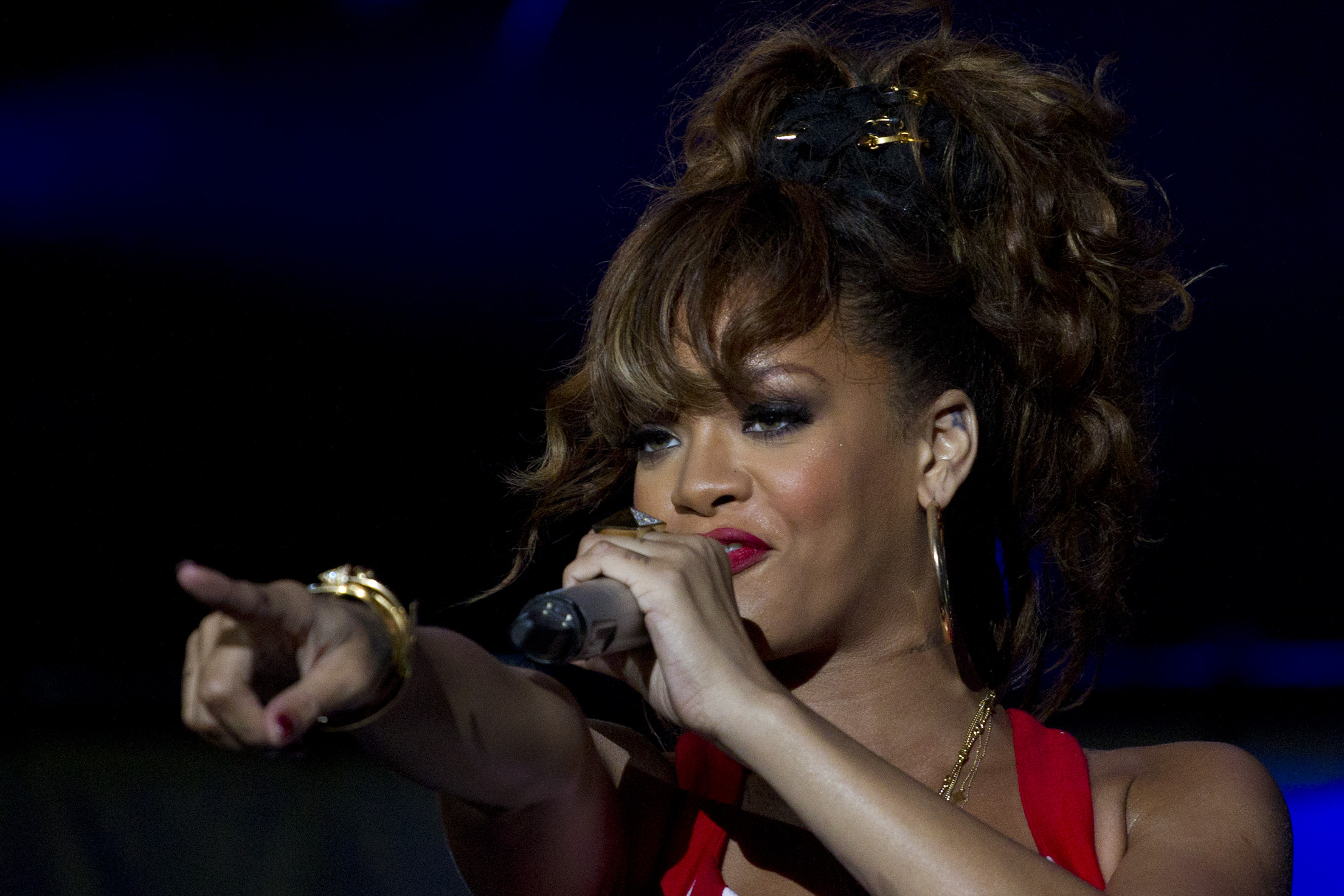 Huvudakten Rihanna uppträder på lördagen.