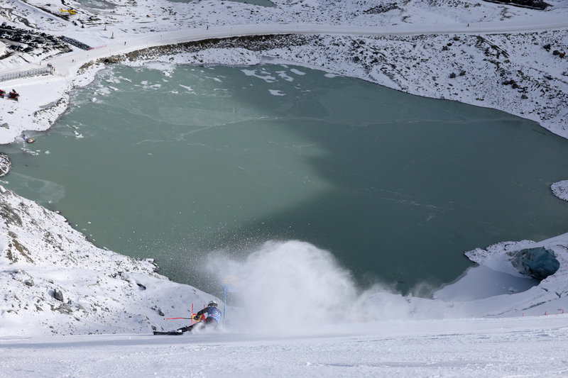 Amerikanen Tommy Ford i världscuppremiären i Sölden 2023. I bakgrunden syns Rettenbach-glaciären. Arkivbild.
