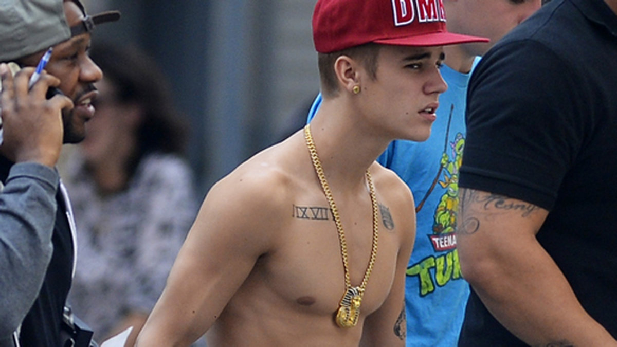 Justin Bieber gör New York utan tröja.