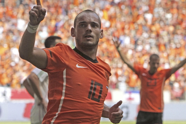 Wesley Sneijder spelade hela matchen mot Danmark.