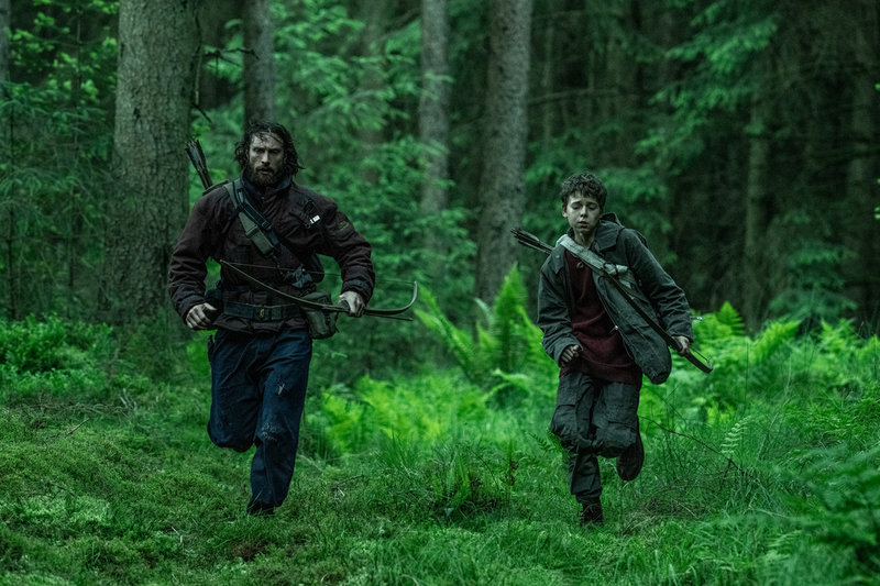 Aaron Taylor-Johnson och Alfie Williams i "28 years later".