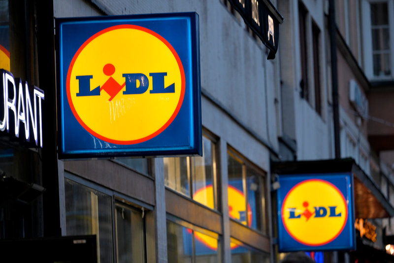 Lidl återkallar en kycklingprodukt sedan salmonella har hittats. Arkivbild. Foto: Janerik Henriksson/TT Lidl återkallar en kycklingprodukt sedan salmonella har hittats. Arkivbild. Foto: Janerik Henriksson/TT