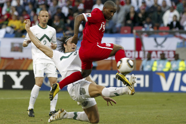 Här ger Jermaine Defoe England ledningen. Här ger Jermaine Defoe England ledningen.