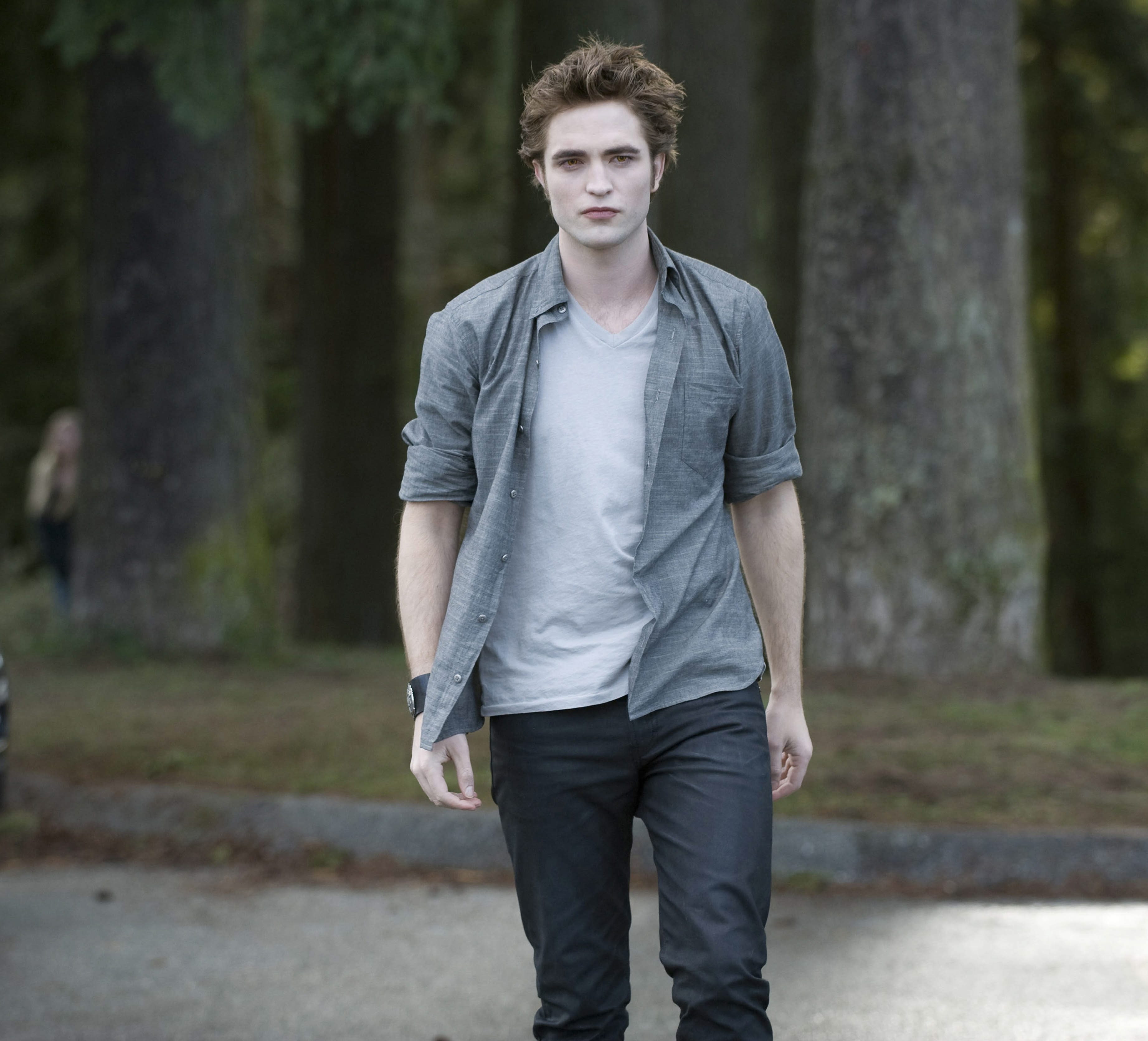 Robert Pattinson har mer gemensamt med vampyrer än att bara spela en i Twilight.
