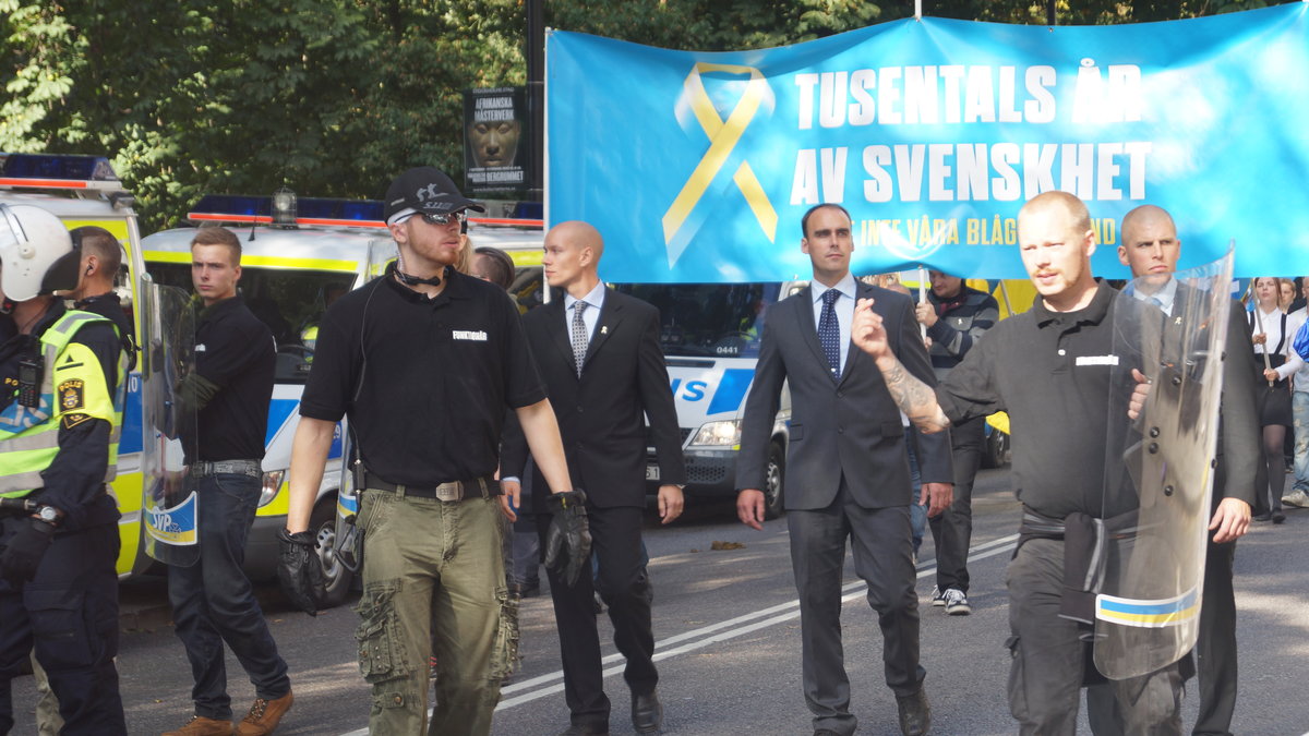Nazistiska Svenskarnas parti på marsch i Stockholm.