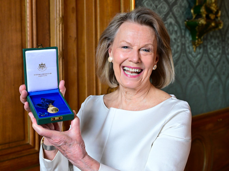 Sångerskan och skådespelaren Arja Saijonmaa fick en kunglig medalj.