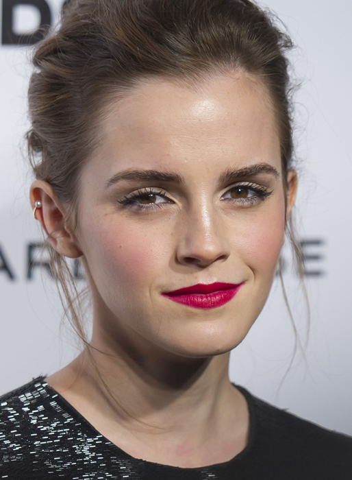 Emma Watson hade tjusigt röda läppar. Emma Watson hade tjusigt röda läppar.