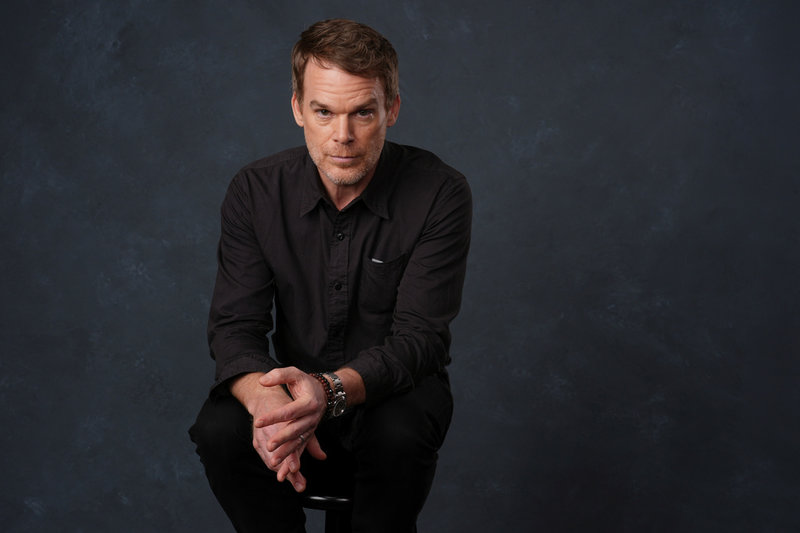 Michael C Hall har spelat Dexter sedan 2006. Innan dess spelade han en av huvudrollerna i dramaserien "Six feet under" som gick i många år på SVT.