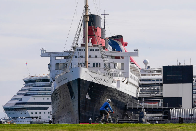 Klassisk båt – Queen Mary i Long Beach på fredagen. Nu ska hon repareras och stängas för besökare.