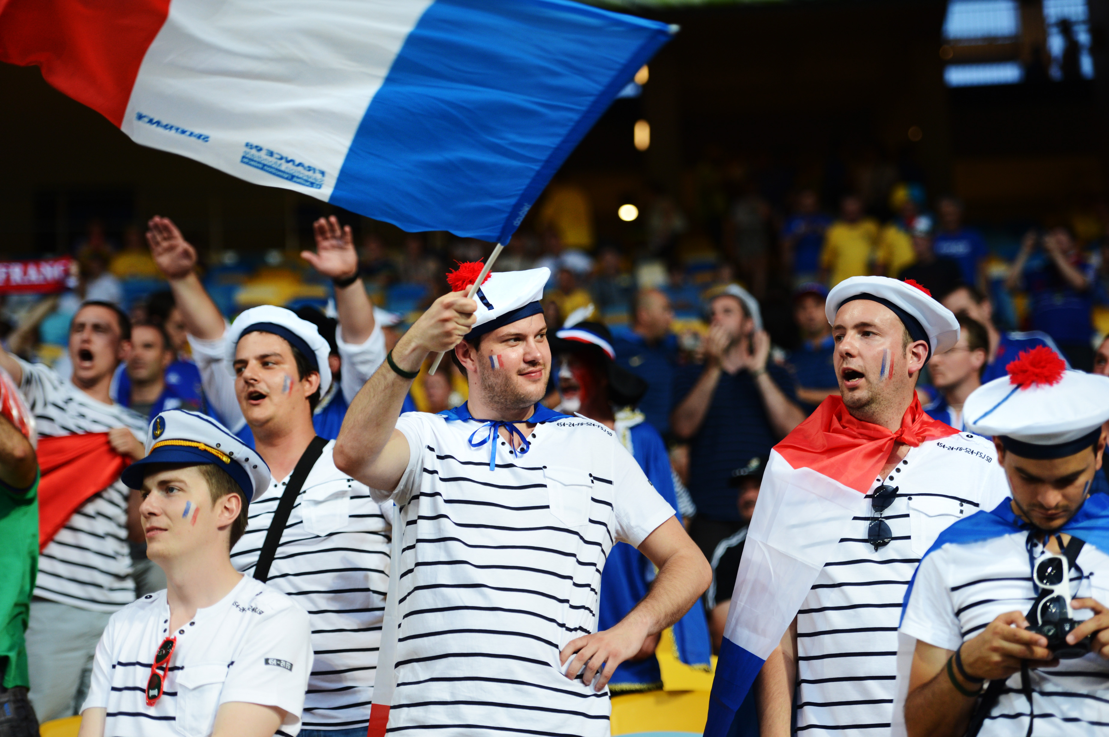 Franska fans inför matchen. Franska fans inför matchen.