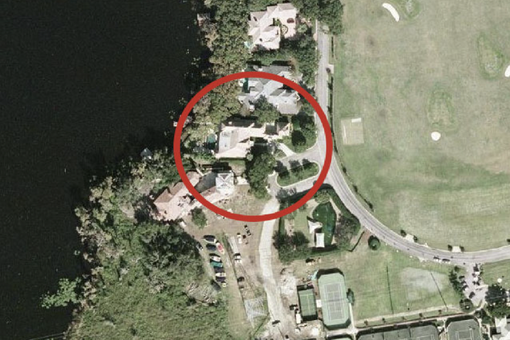 Satellitbild på huset och olycksplatsen.