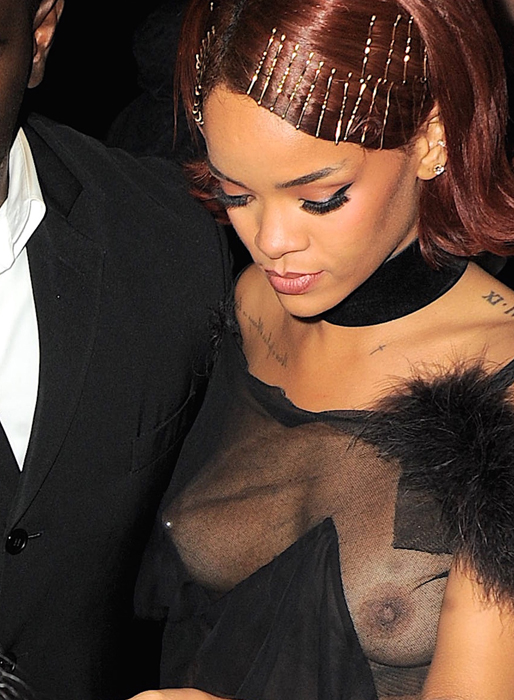 Rihanna på väg till sin efterfest. Rihanna på väg till sin efterfest.